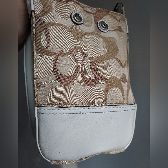 Coach Signature hand Bag - Picture 9 of 9